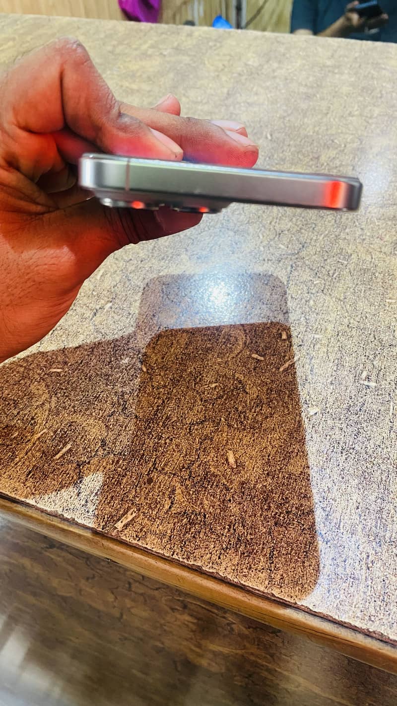 Apple iPhone 15 Pro Max 1