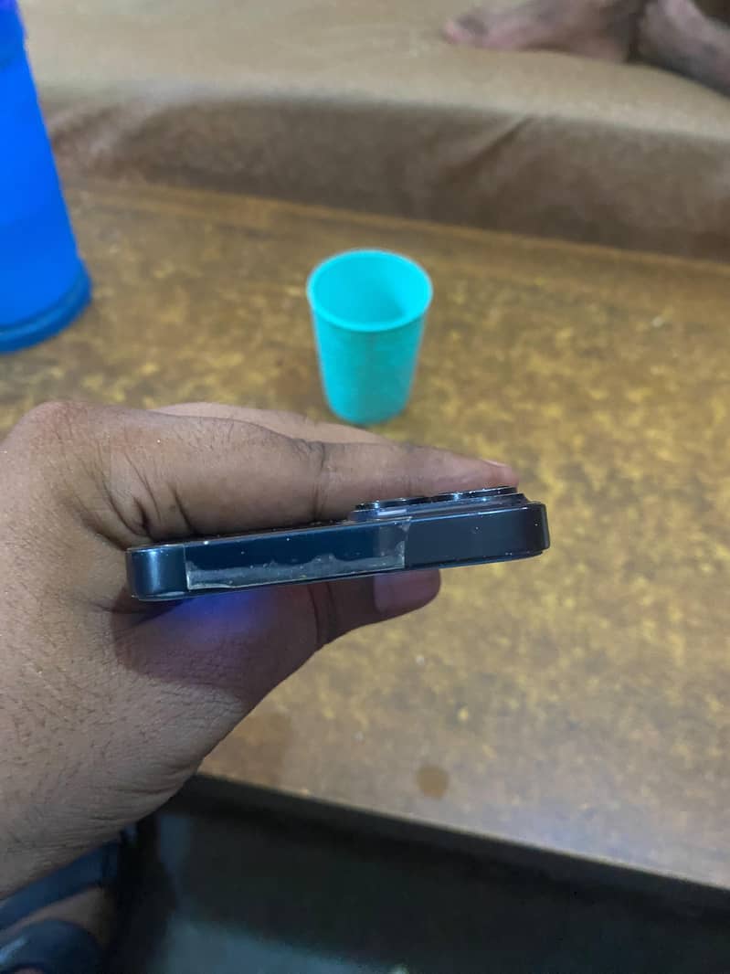 Apple iPhone 14 4