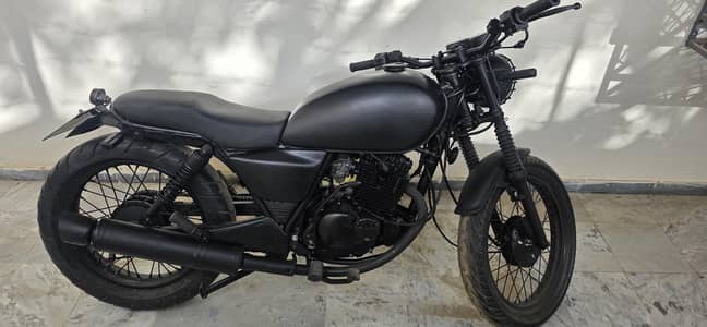 Suzuki GS 150 Customized
