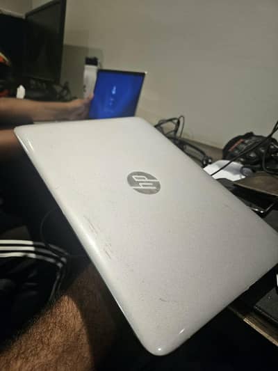 HP Elite Book 820 G4