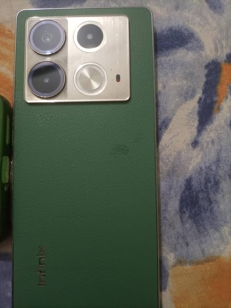 Infinix Note 40 4