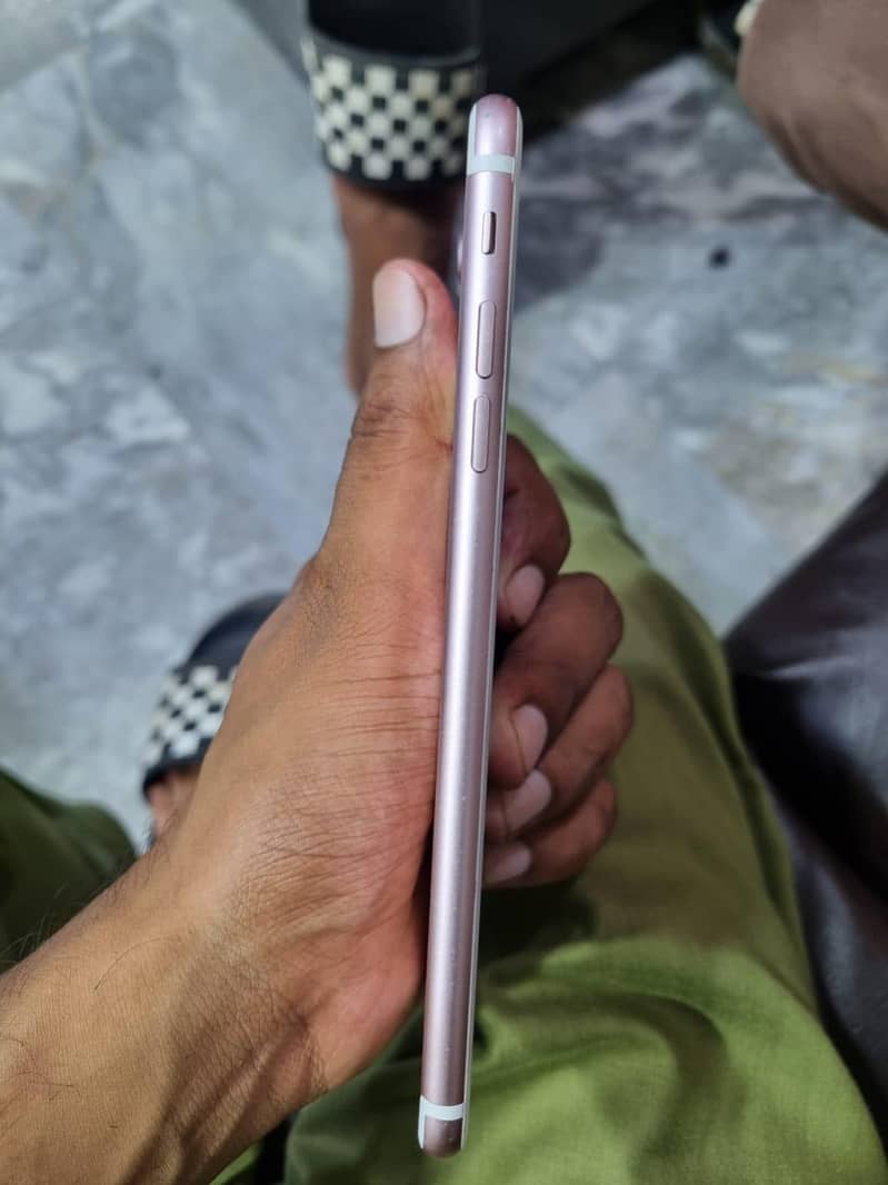 Apple iPhone 7 7