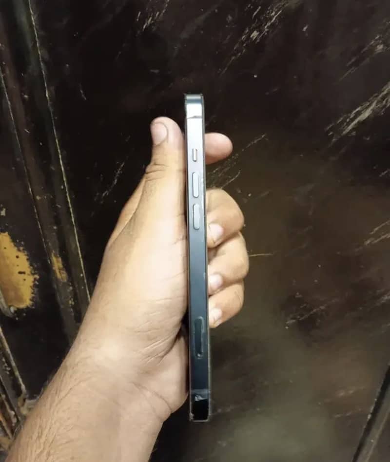 Apple iPhone 13 3
