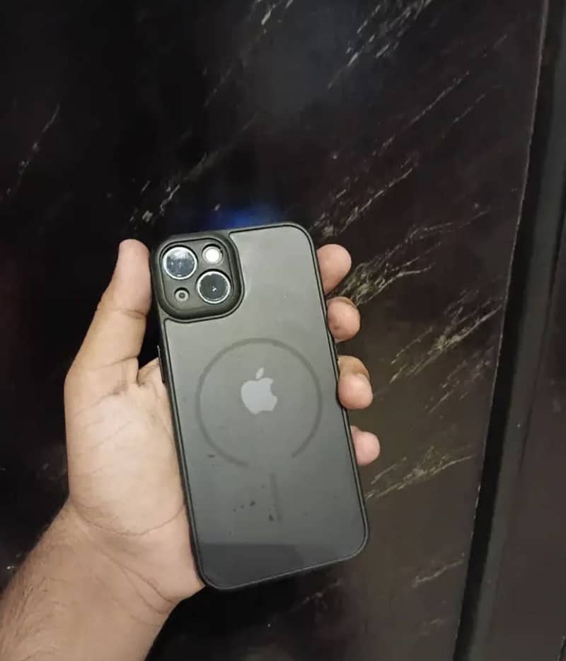 Apple iPhone 13 4