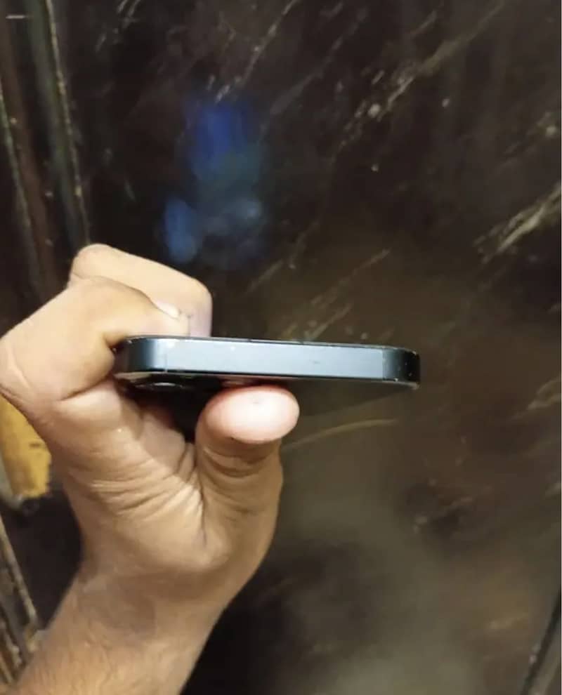 Apple iPhone 13 6