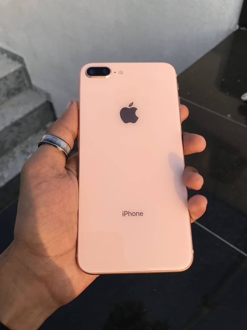 Apple iPhone 8 Plus 0