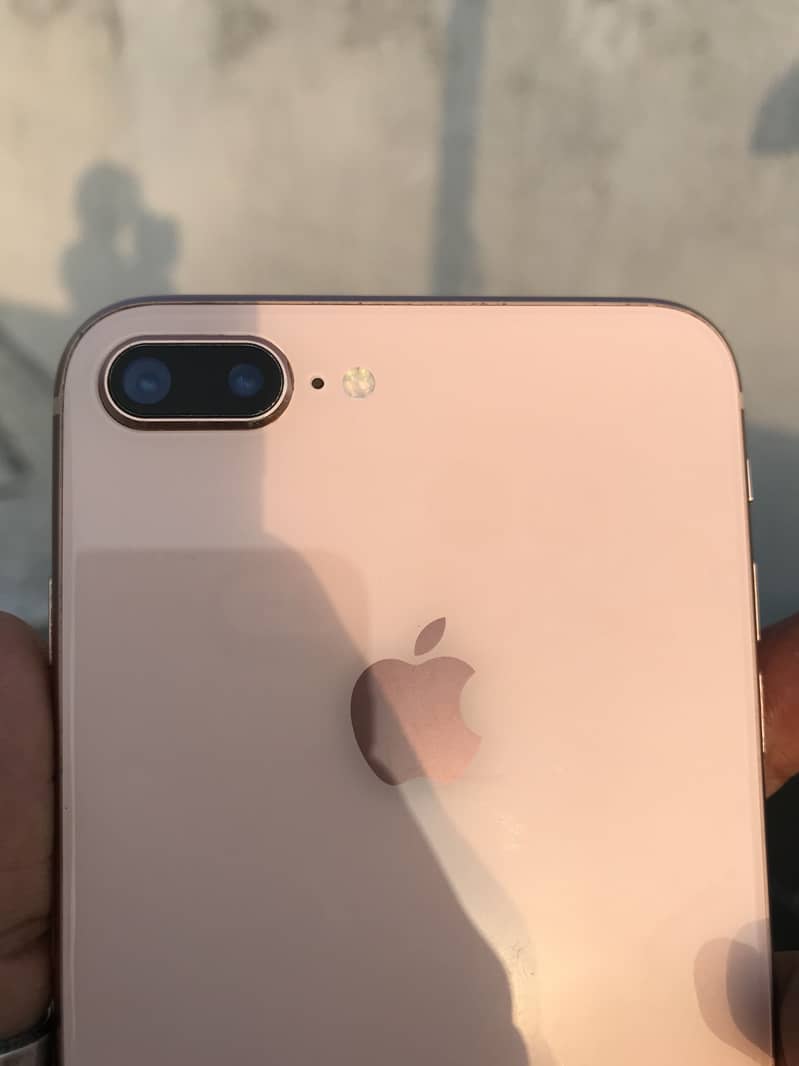Apple iPhone 8 Plus 9