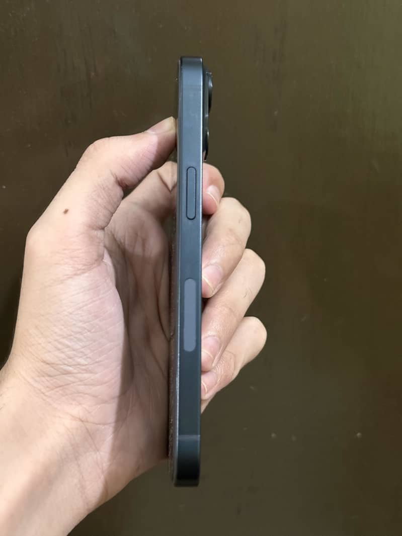 Apple iPhone 14 3