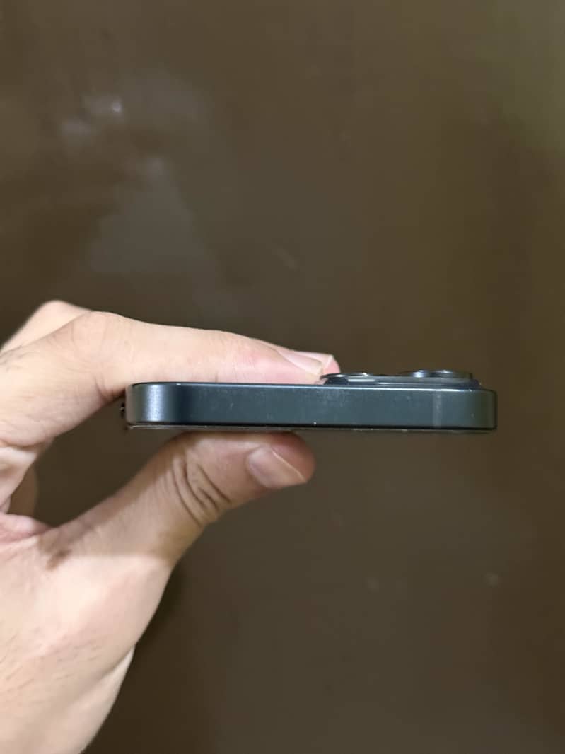 Apple iPhone 14 4