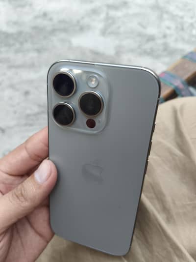 Apple iPhone 16 Pro