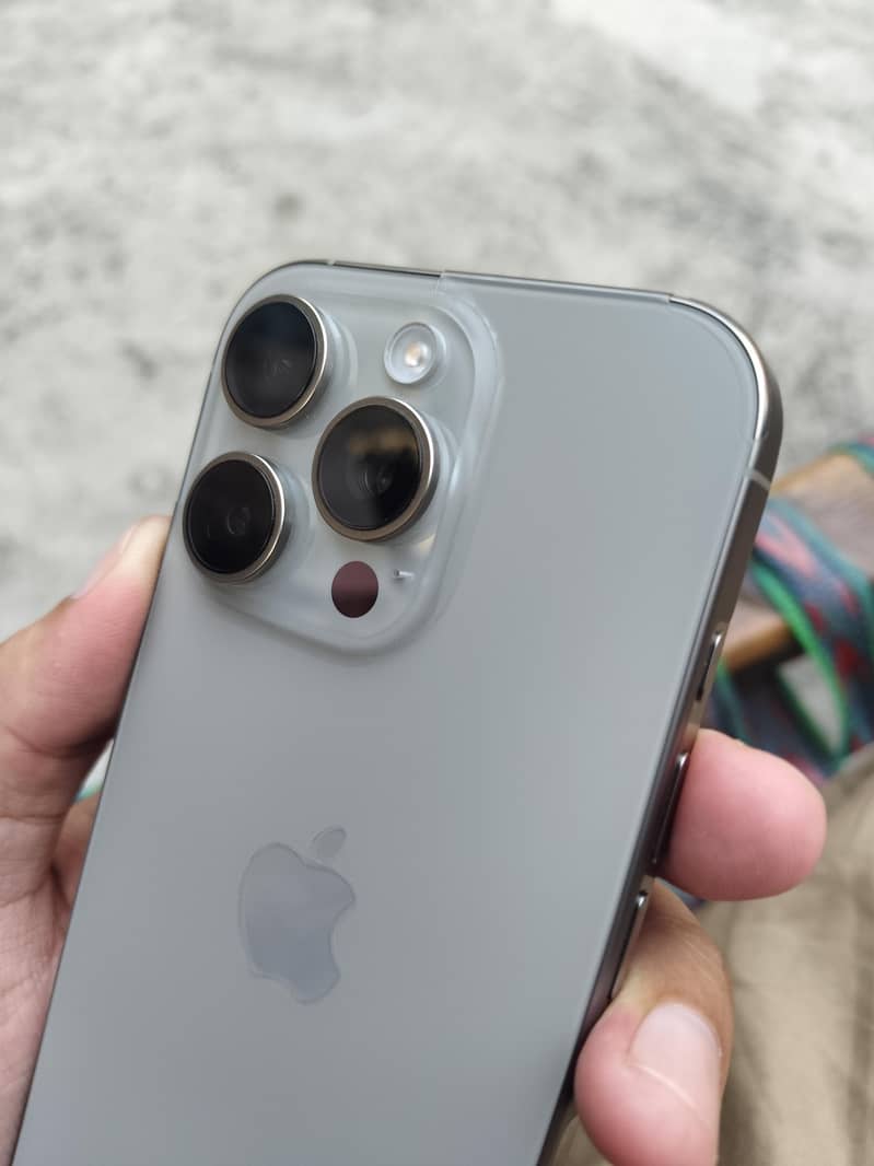 Apple iPhone 16 Pro 5