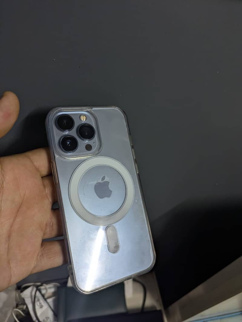 Apple iPhone 13 Pro 1