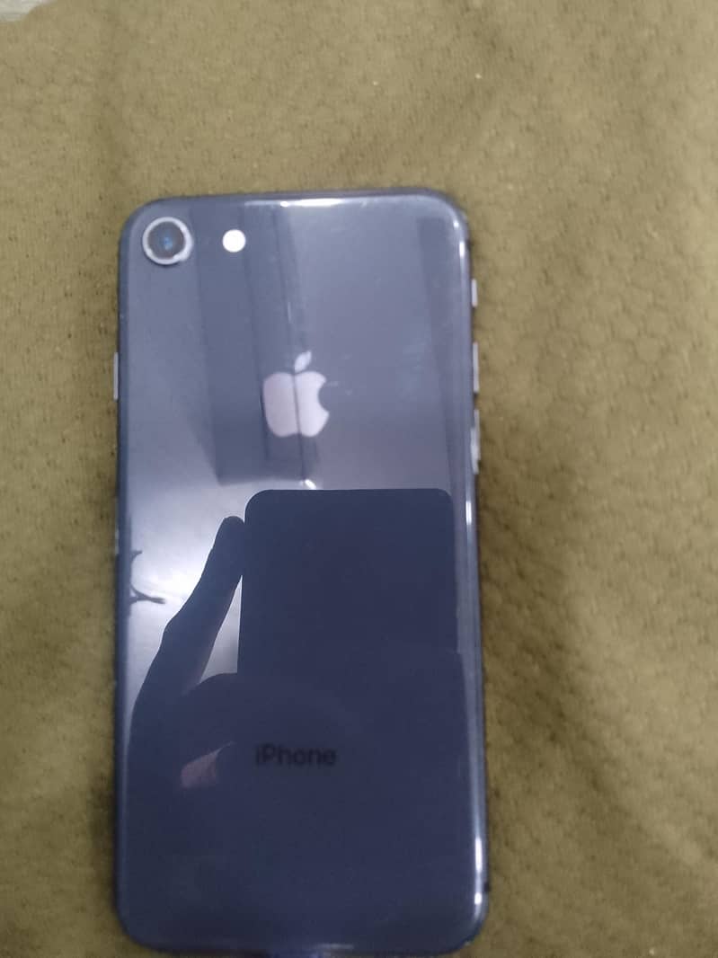 Apple iPhone 8 1