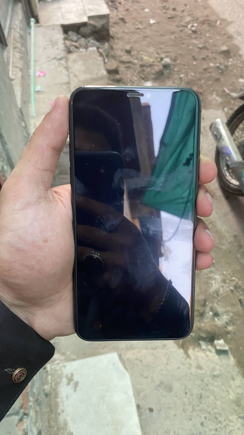 Apple iPhone 11 Pro Max 3
