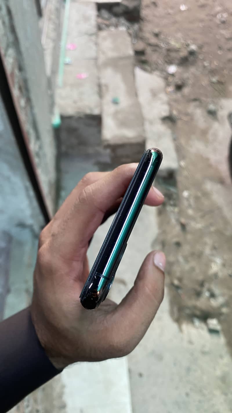 Apple iPhone 11 Pro Max 5