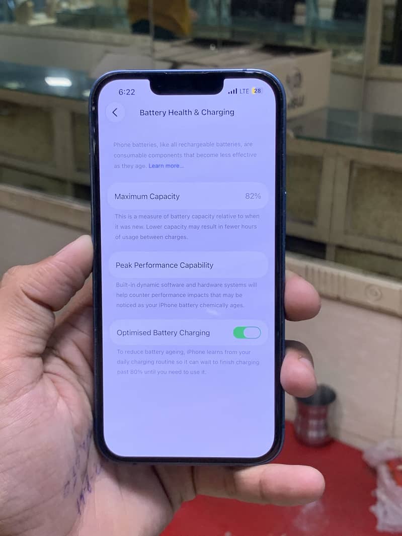 Apple iPhone 13 2