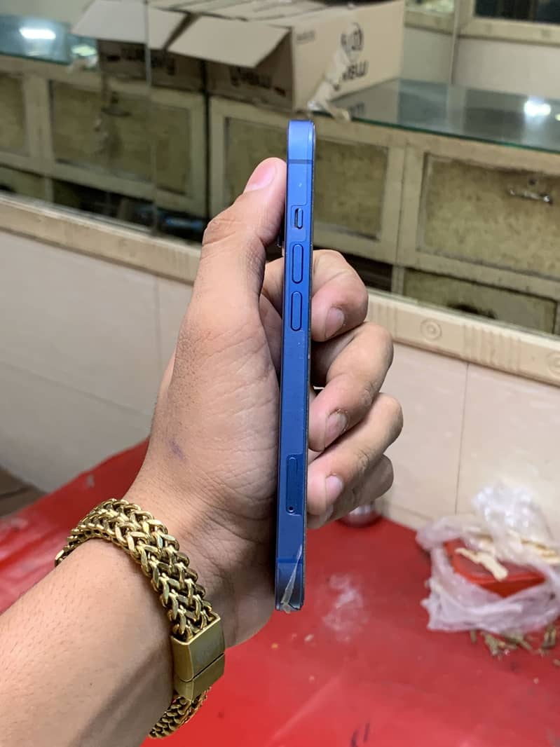Apple iPhone 13 3