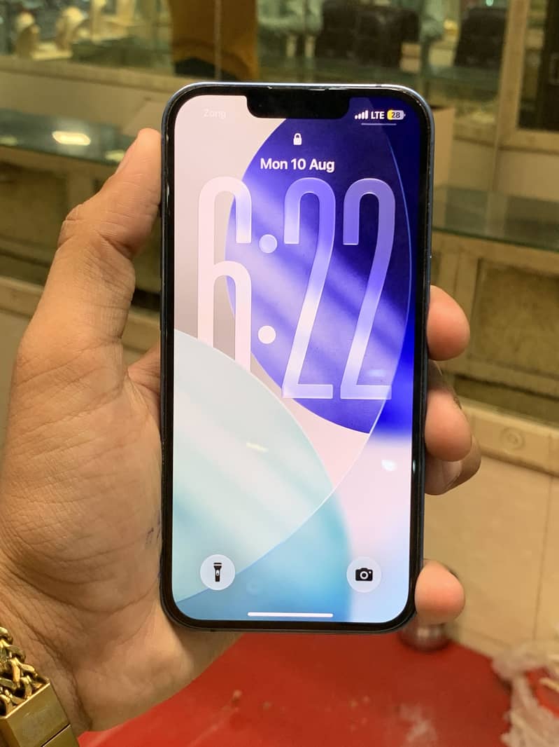 Apple iPhone 13 5