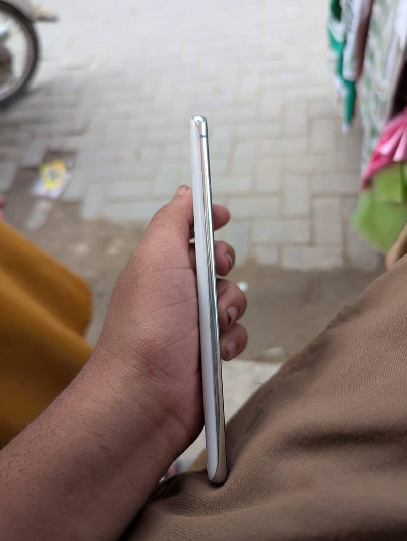 Samsung Mobile S20 FE 5