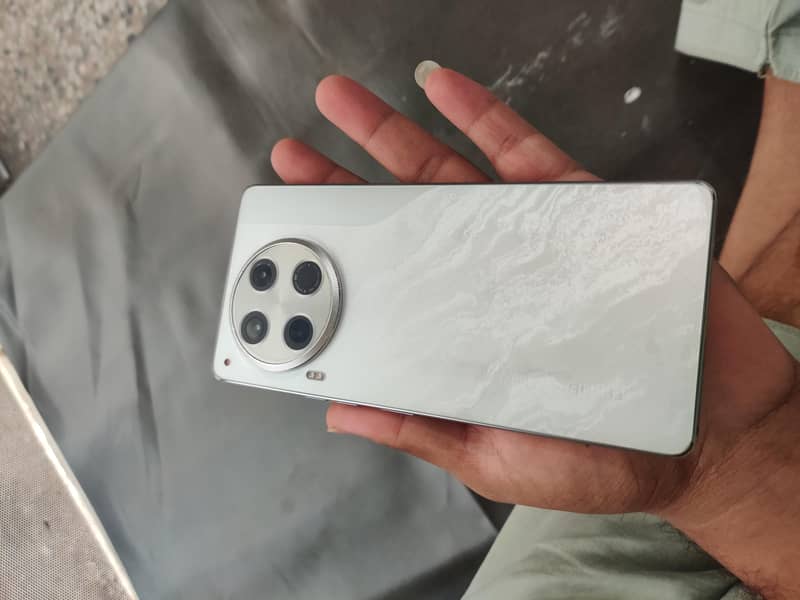Tecno CAMON 30 1