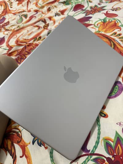 Macbook Neo Silver