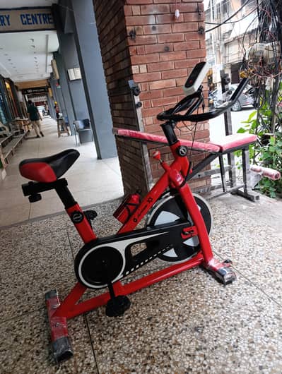 exercise Spin Bike For 120kg just like a new digital meter