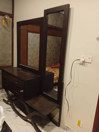 Dressing table for sale urgently