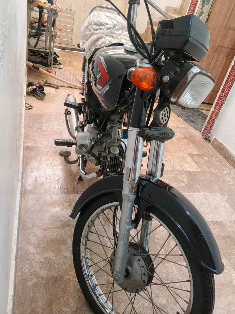 unique CD 70 6