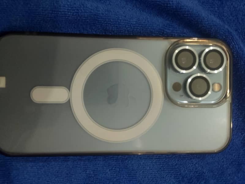 Apple iPhone 13 Pro 2