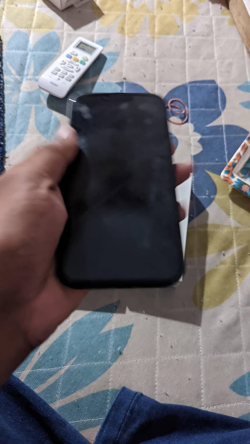 iPhone 13 jv 1