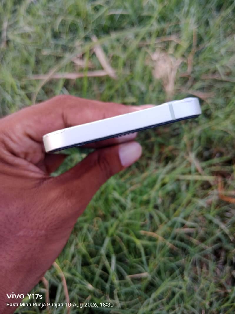 Apple iPhone 12 1