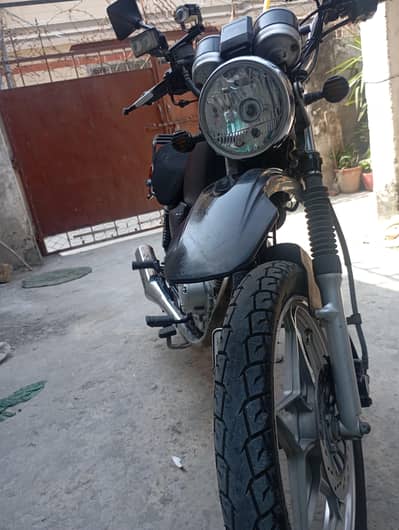 Suzuki GS 150 Black | Customized | Alloy Rims | Excellent Condition