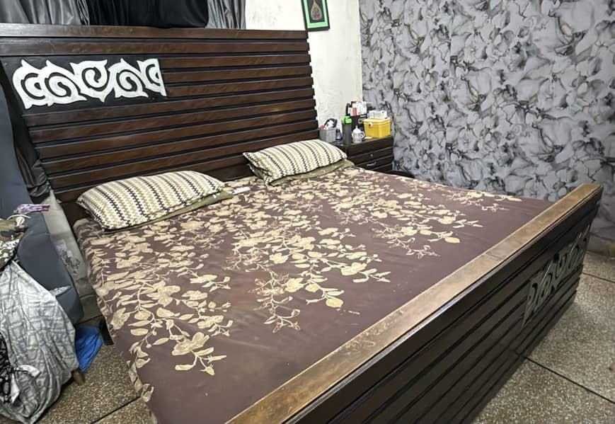 Bed Side table dressing 2