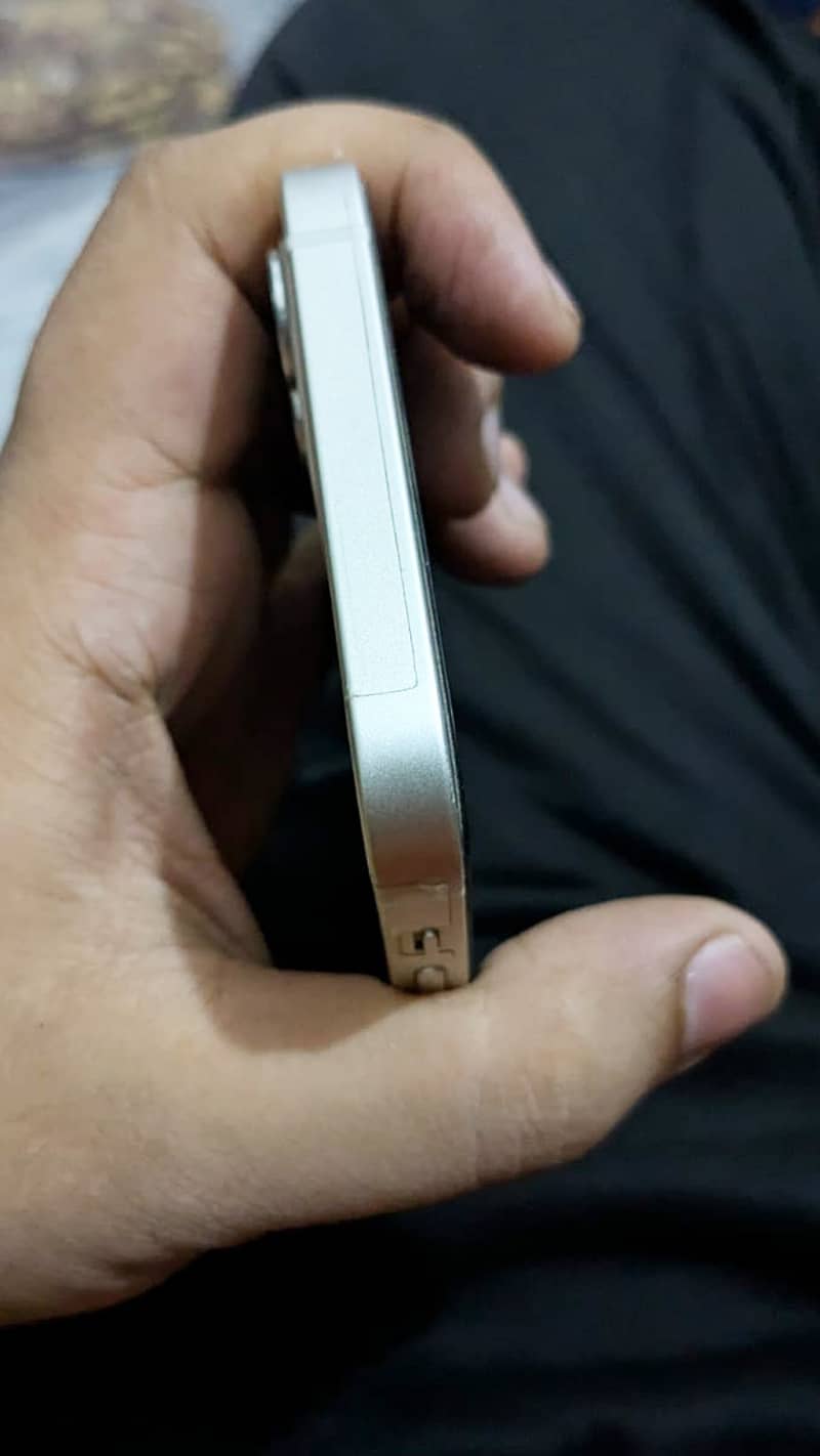 Apple iPhone 12 2