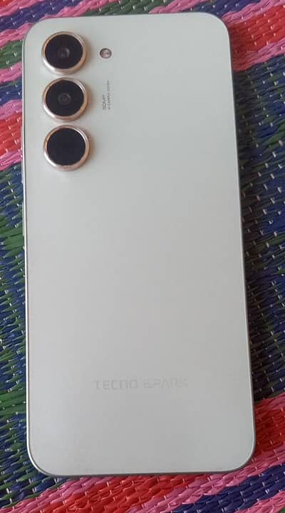 Tecno CAMON 40 Pro