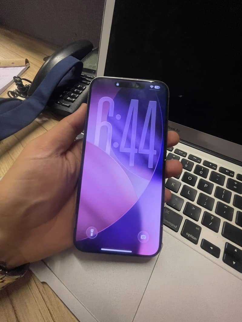 Apple iPhone 15 Pro Max 2