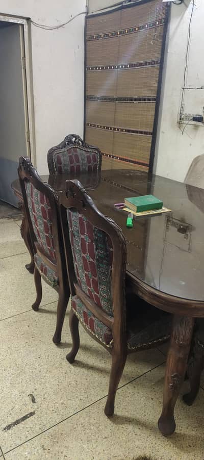 chinoti dining table