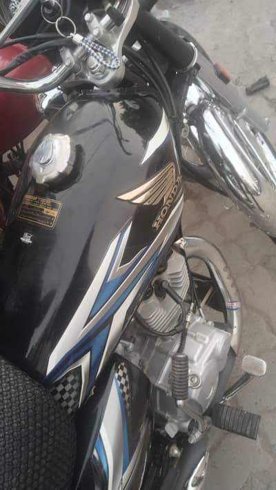 Well maintained Honda 125 available for sale.