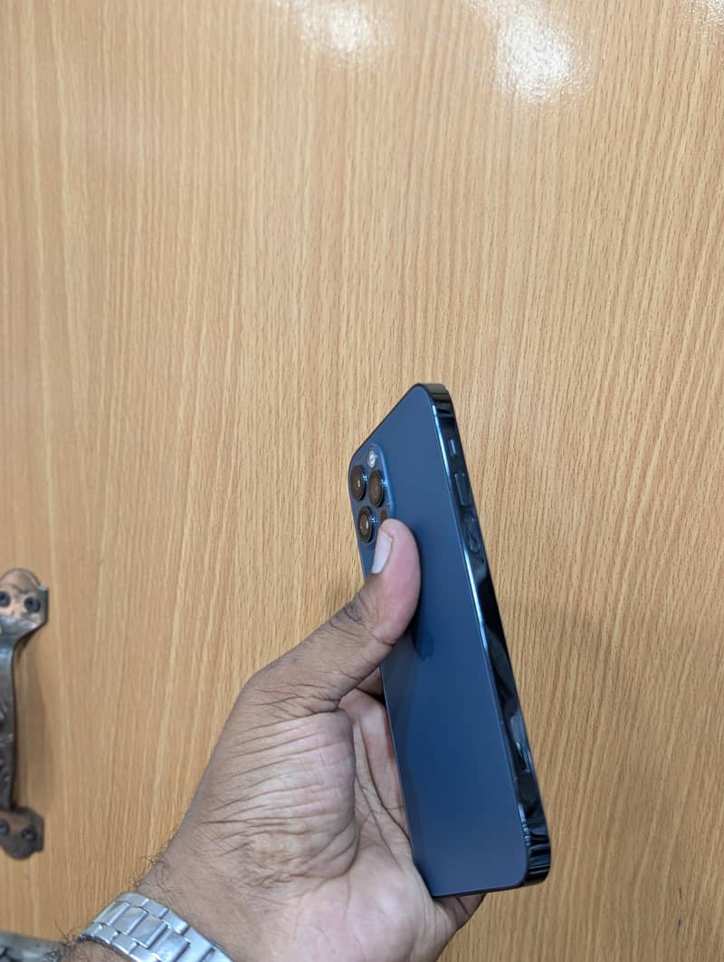 Apple iPhone 12 Pro 4