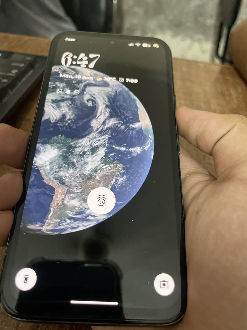 Google Pixel 8a 1