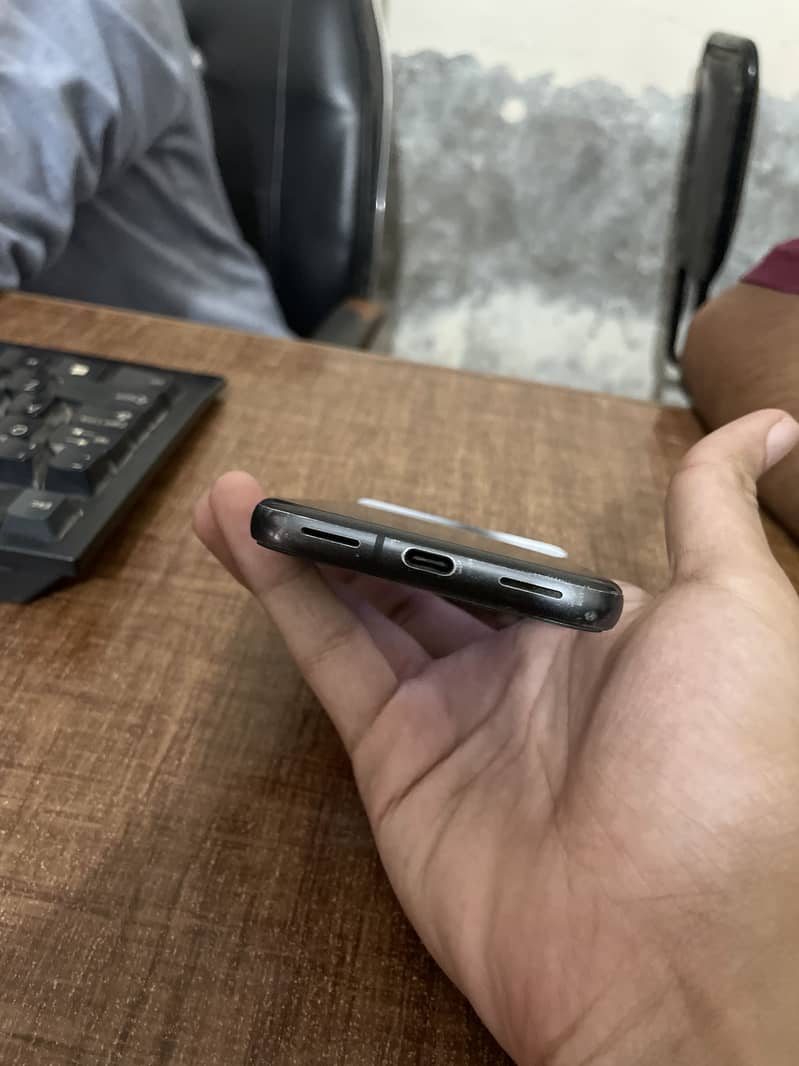 Google Pixel 8a 4