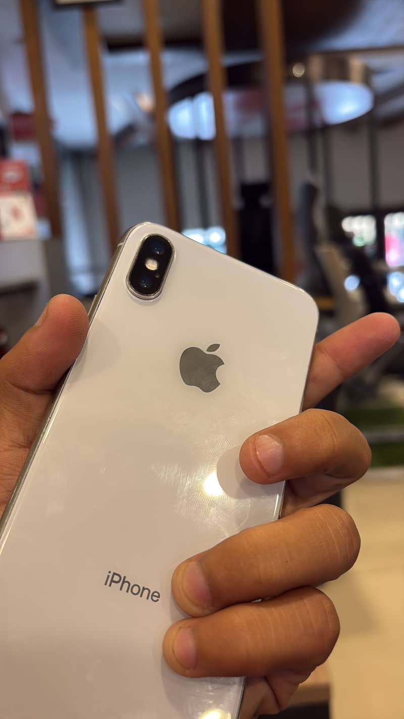 Apple iPhone X 3