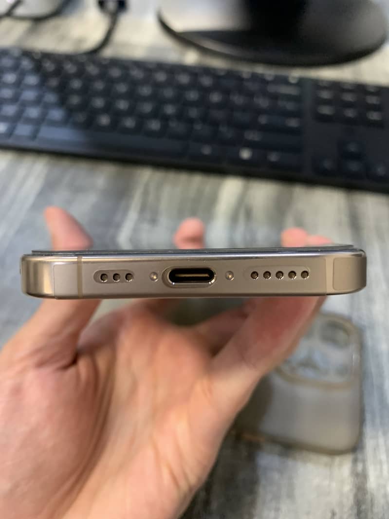 Apple iPhone 16 Pro 5