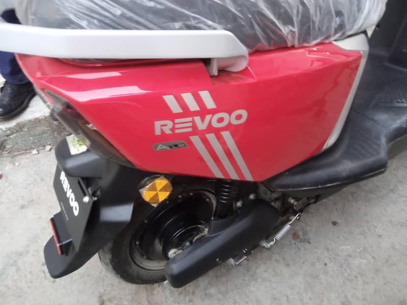 REVOO 3