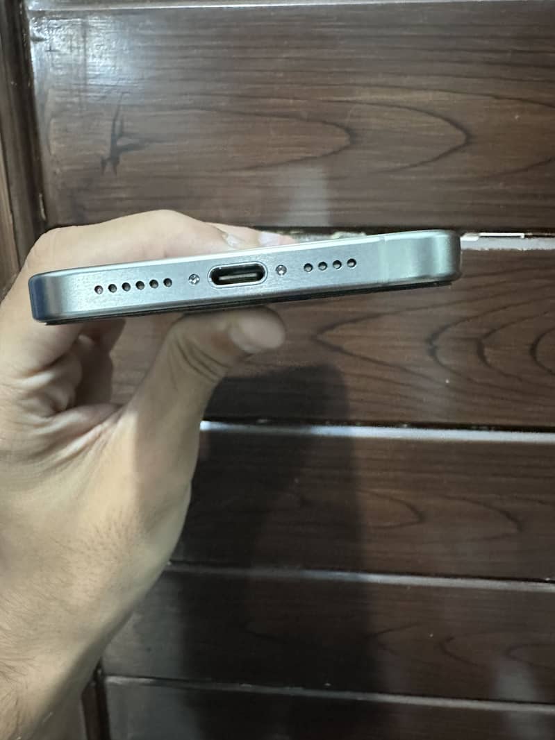 iPhone 15 pro max 0