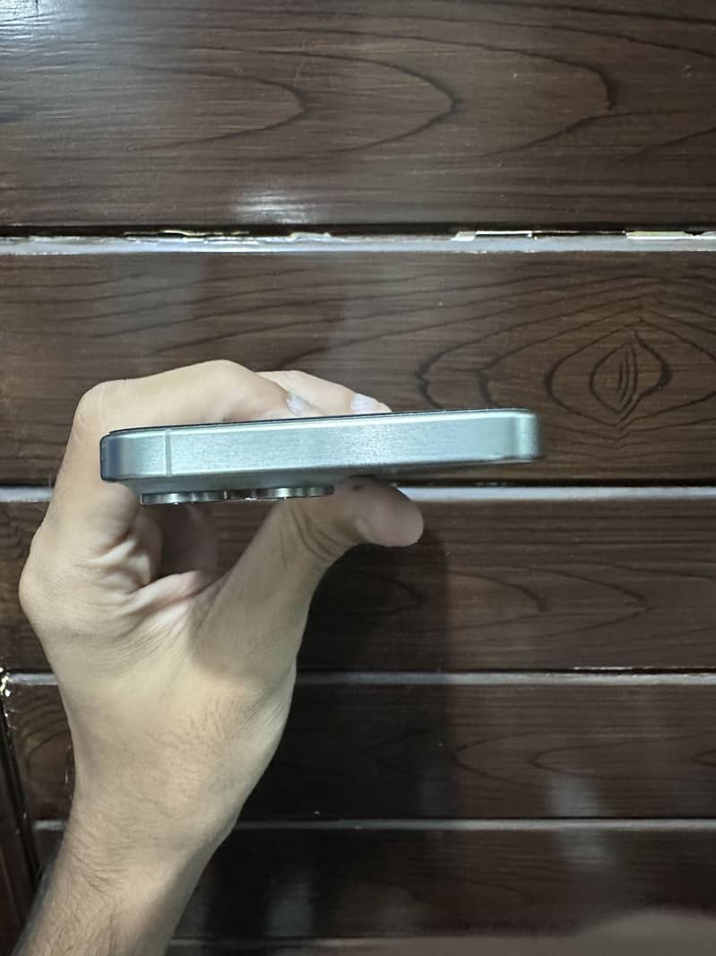 iPhone 15 pro max 3