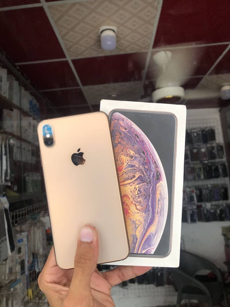 Apple iPhone XS Max 0