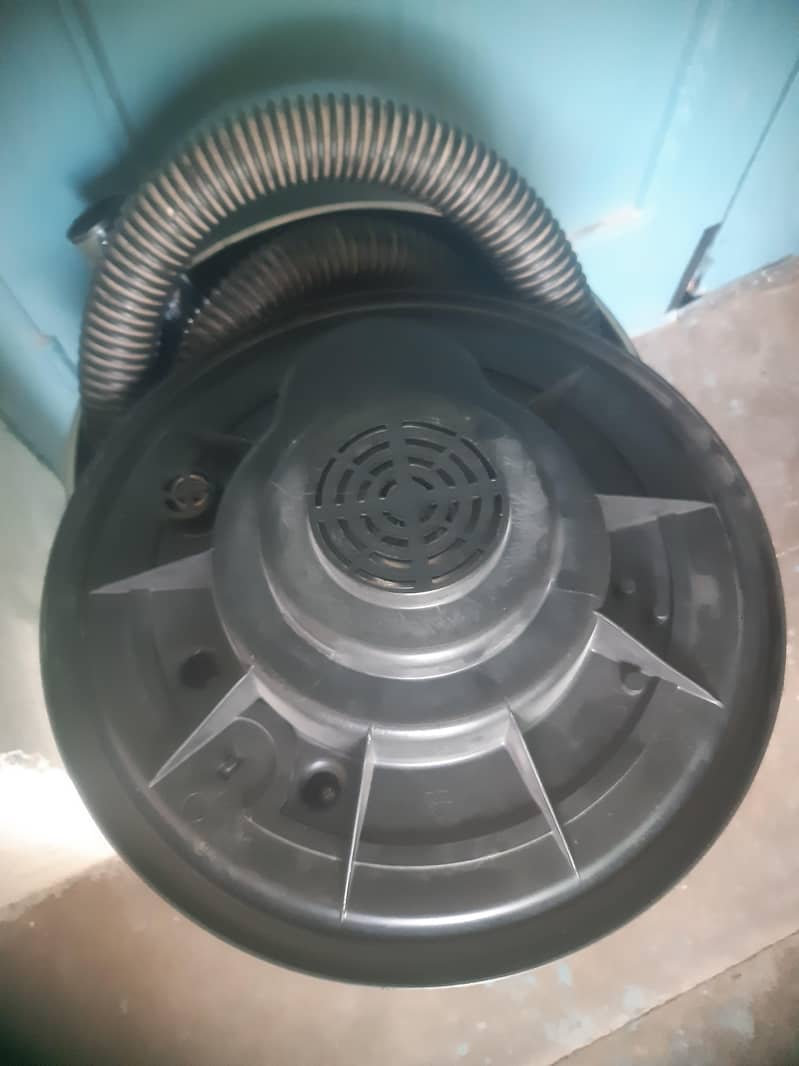 vacuum cleaner 1