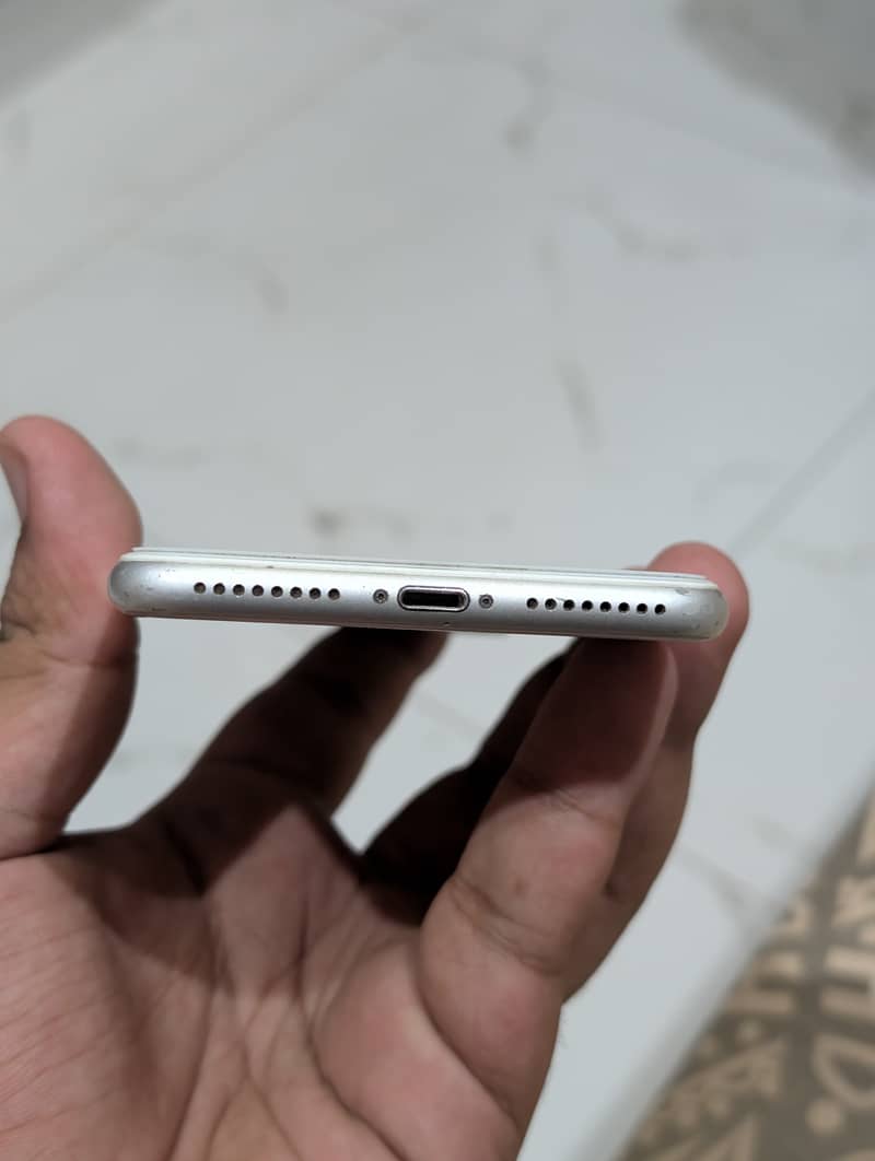 Apple iPhone 8 Plus 1