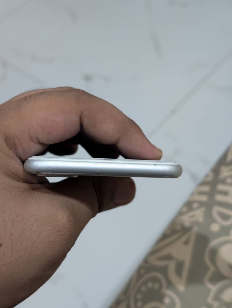 Apple iPhone 8 Plus 2